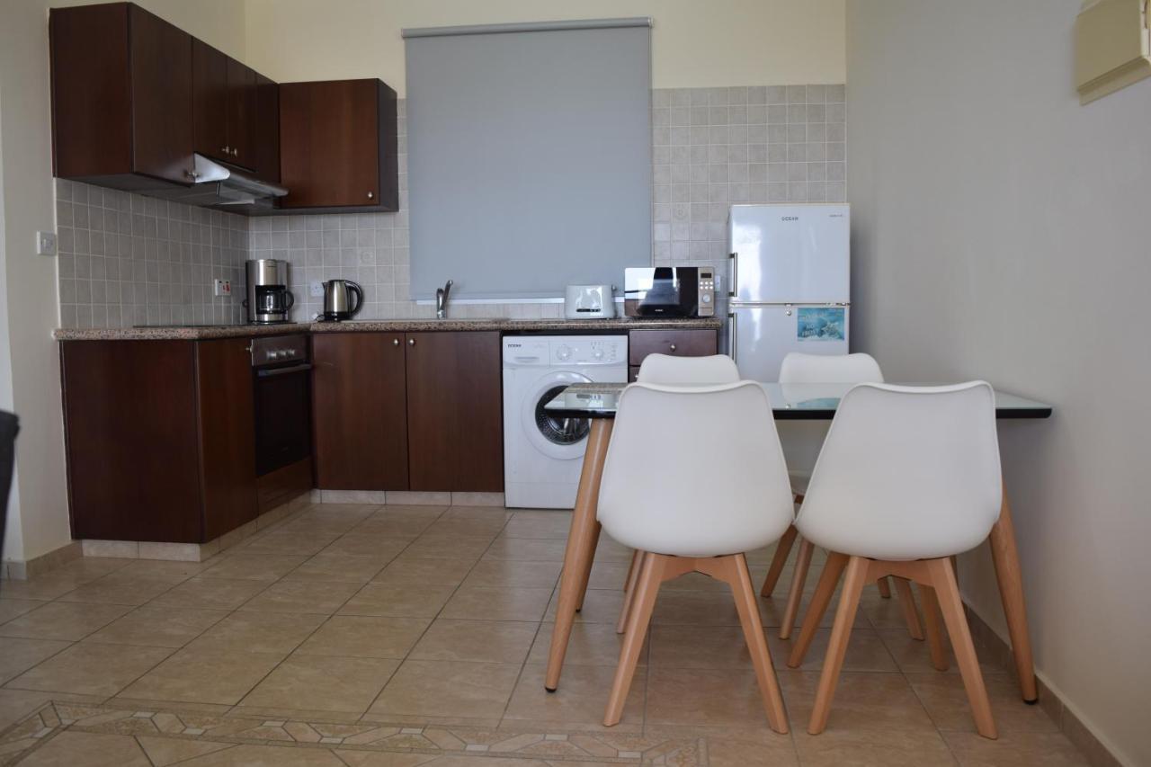 Eden Heights Sea View Apartment 502 - By Imh Travel & Tours Пафос Екстер'єр фото